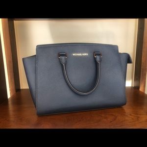 Blue Michel Kors purse! Only used a couple times!